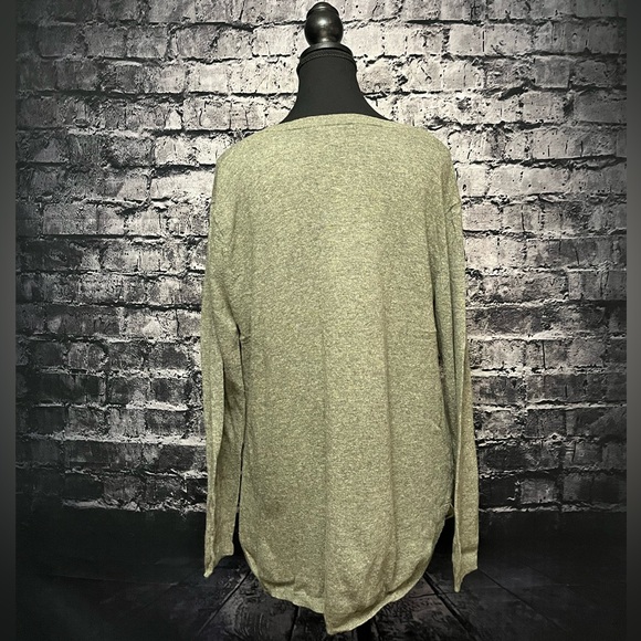 H&M Sweater - Picture 3 of 5